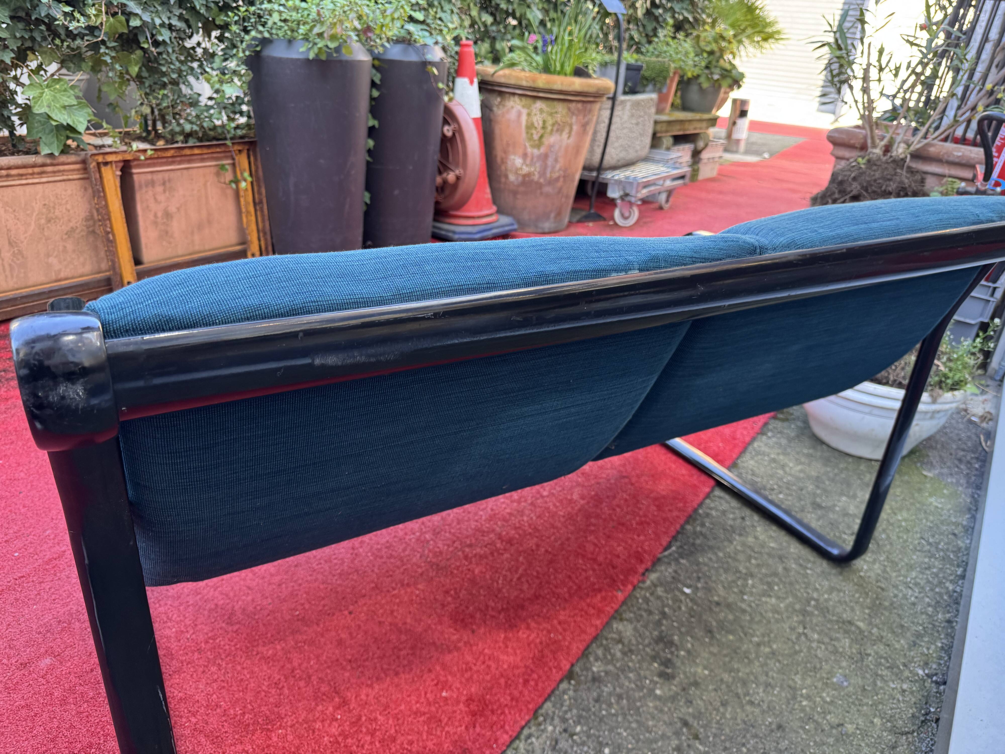 Bruce Hannah & Andrew Morrison: Knoll Sofa