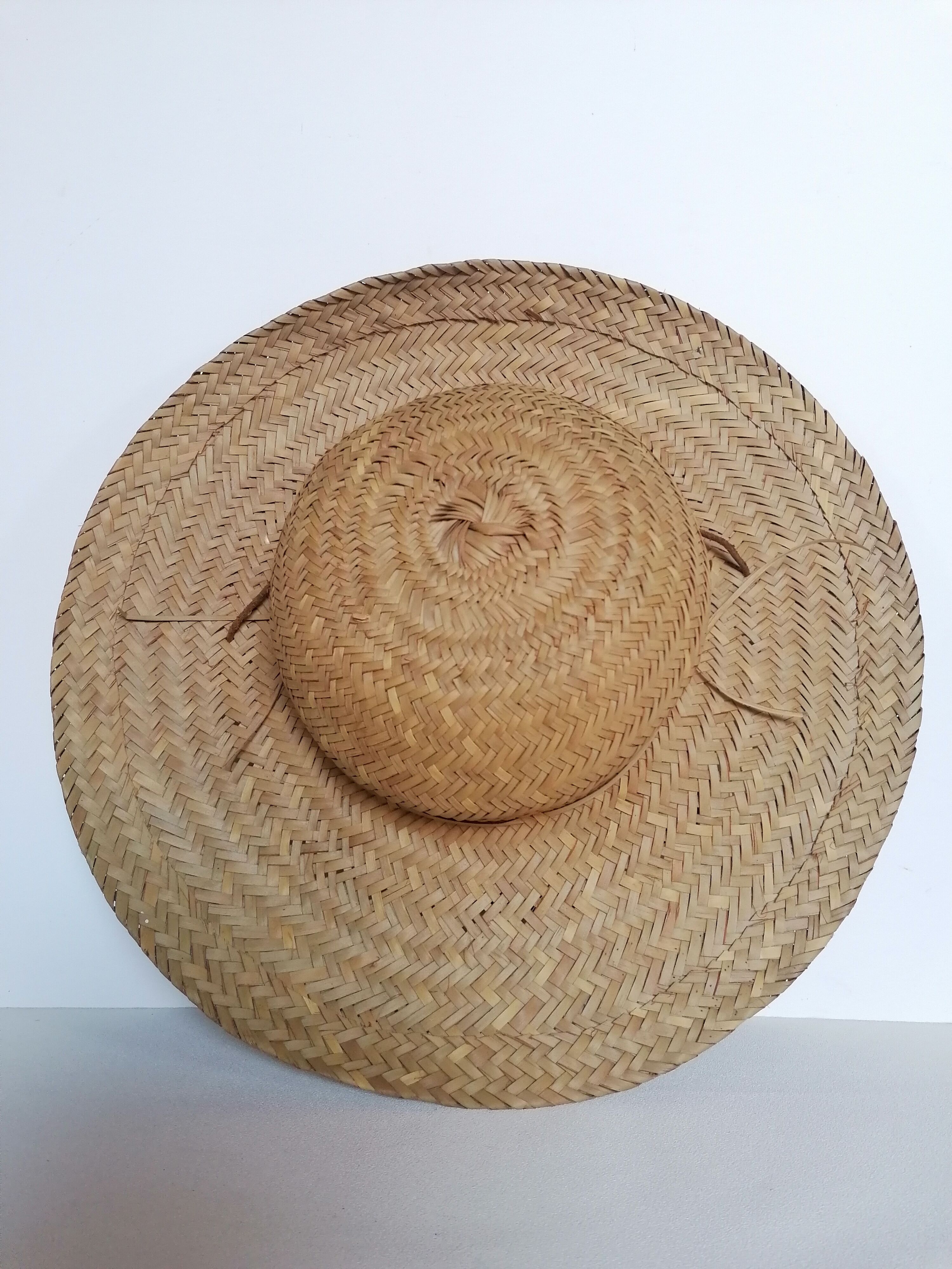 Hat natural braided fibers