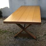 Table deux pieds pliants