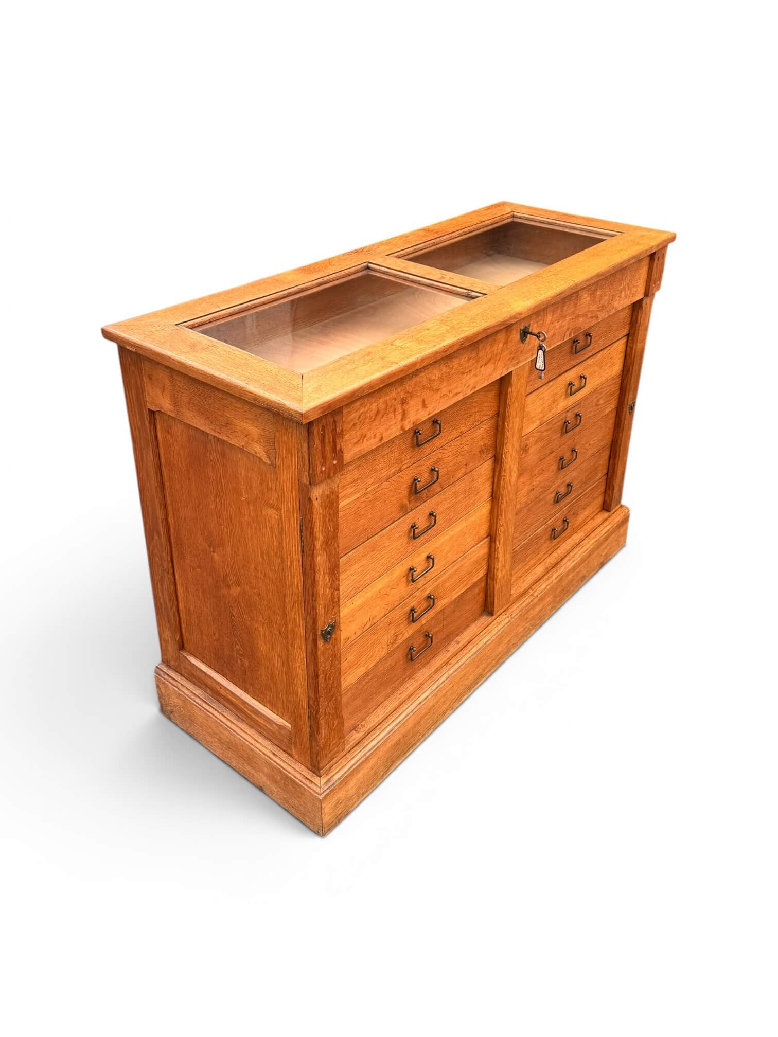 Old workshop drawer unit