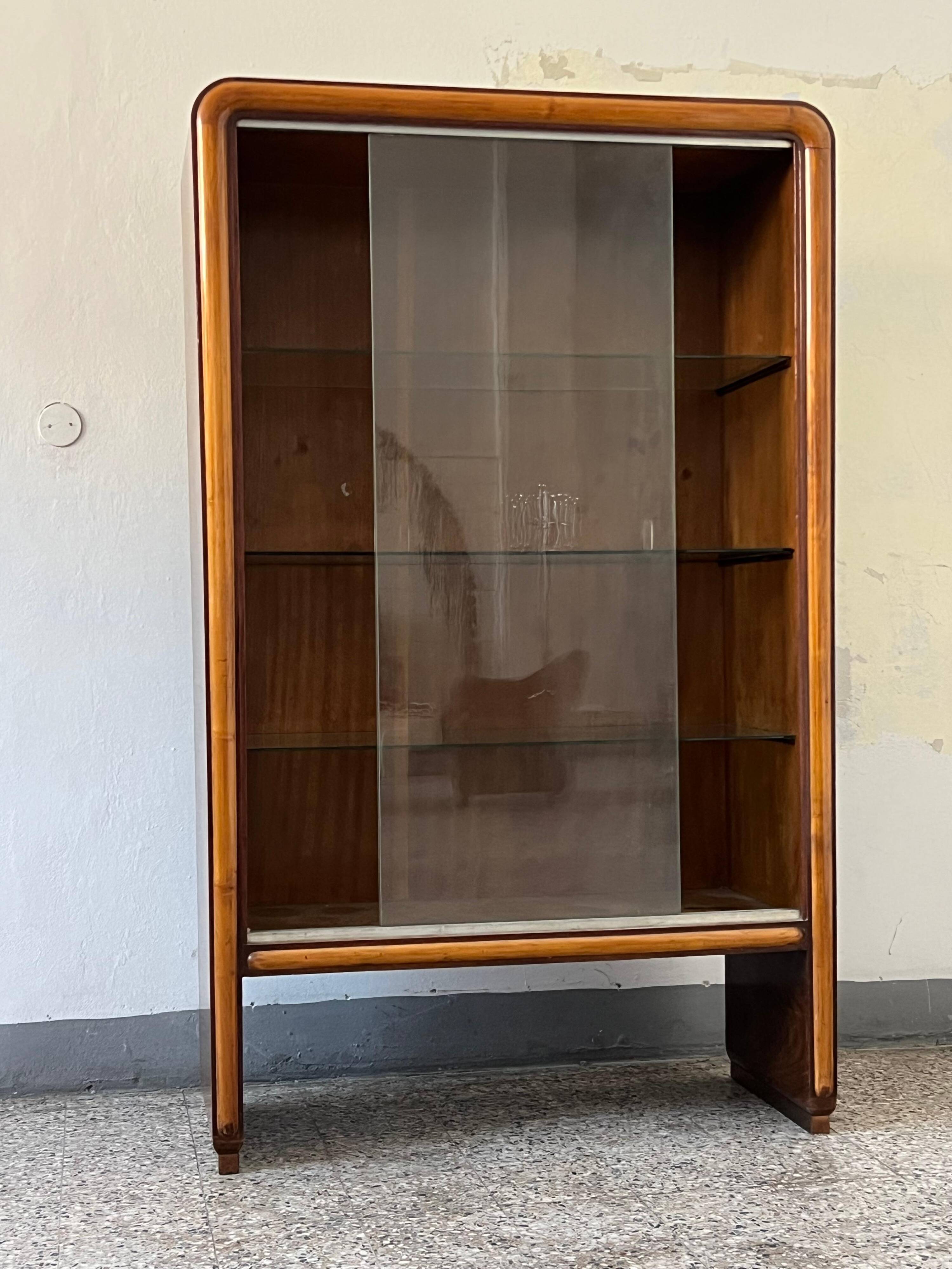 1940's Italian cabinet credenza bar display with glass door art deco style