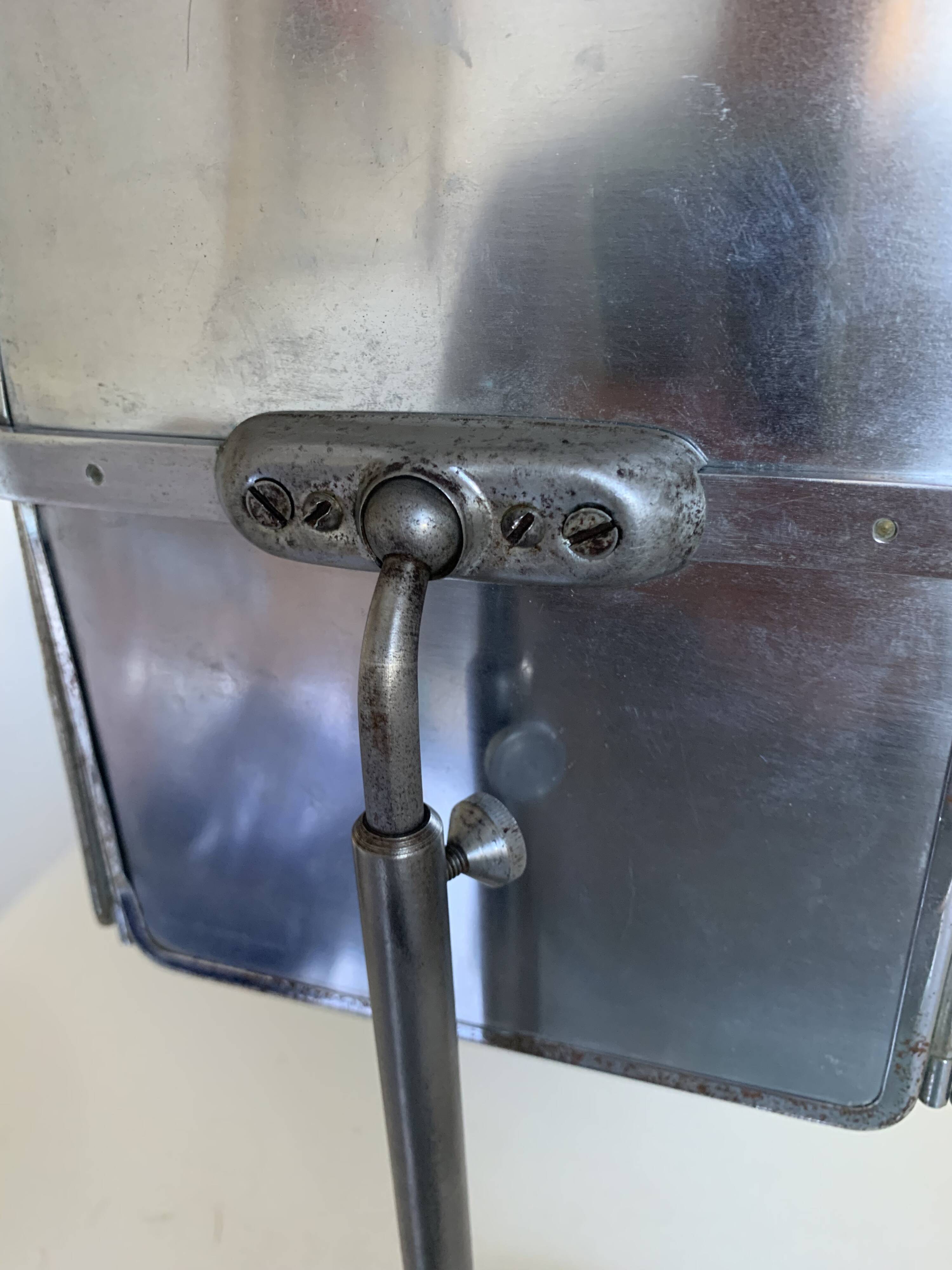 Vintage 1940 triptych barber mirror with bevelled foot - 40 x 35 cm