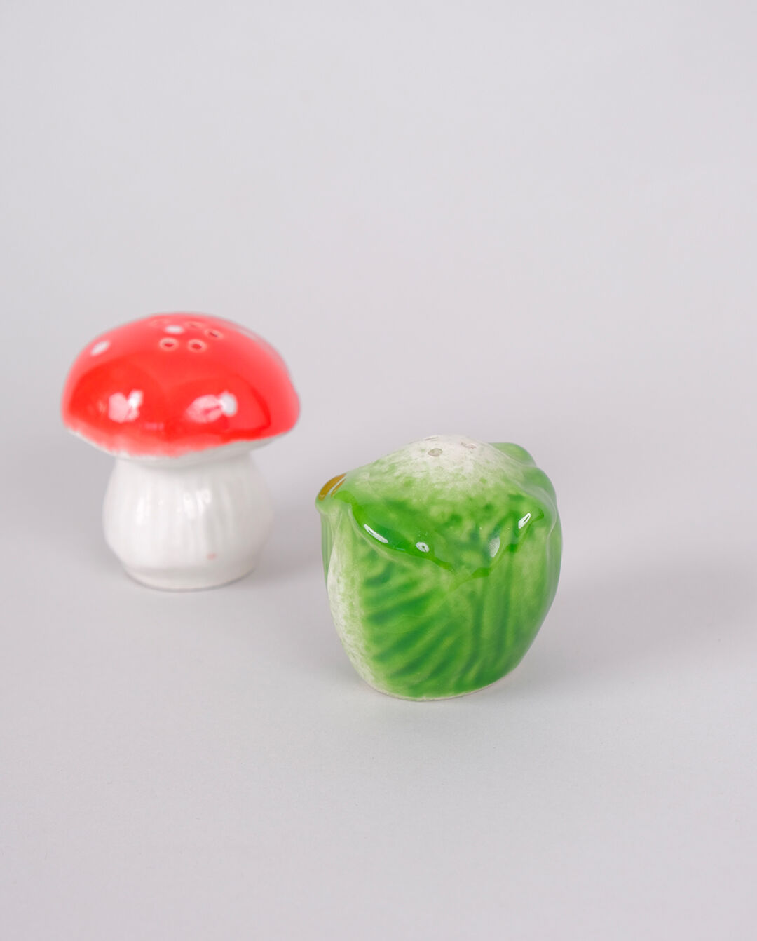 Salt and pepper shaker