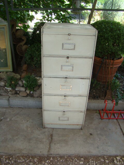 Old clamshell binder