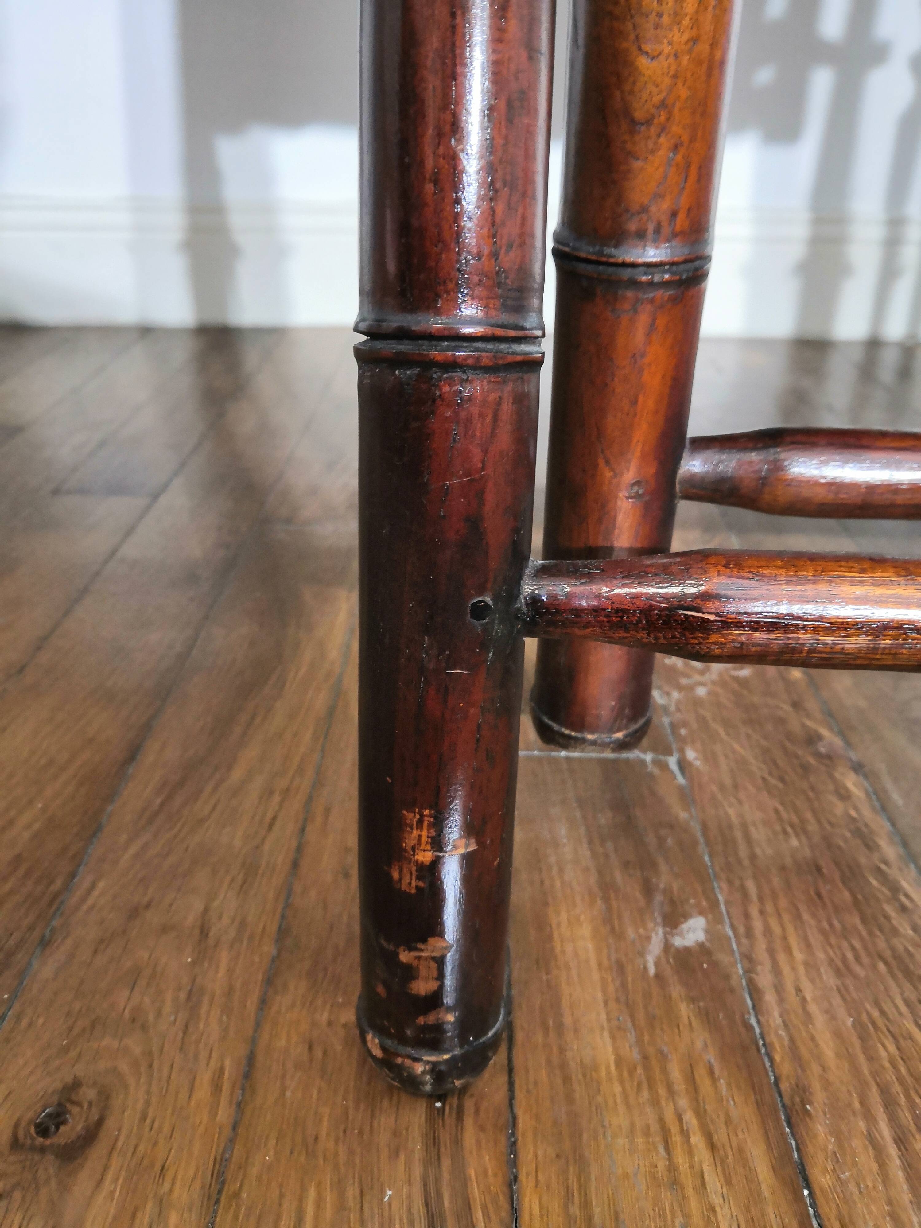 Colonial foldable chair