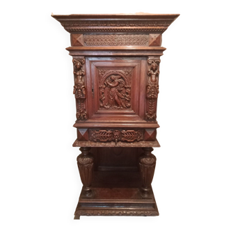 Cabinet crédence style Renaissance