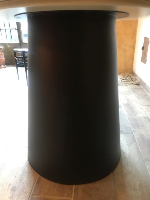 Table totem design