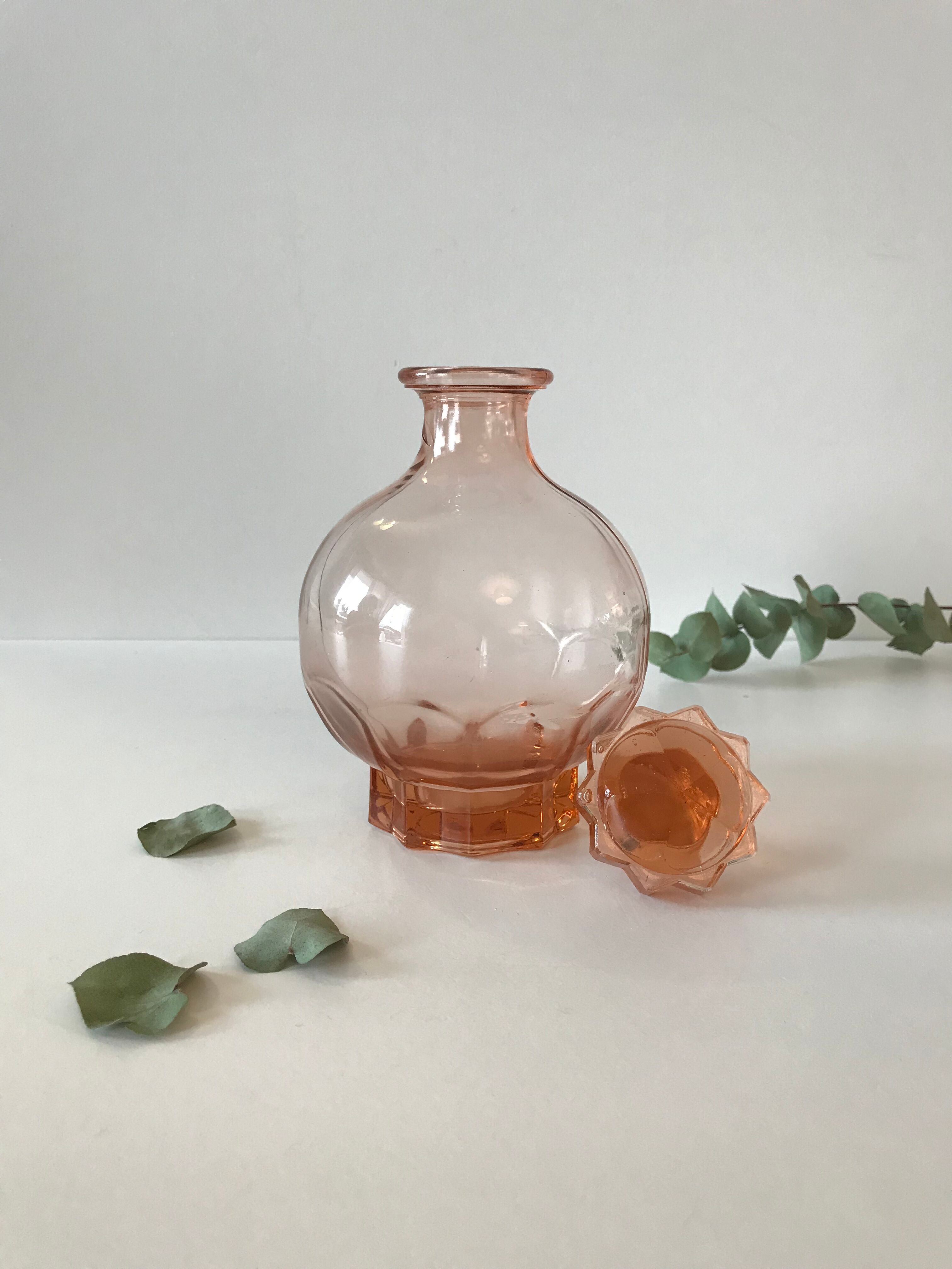 Glass carafe pink