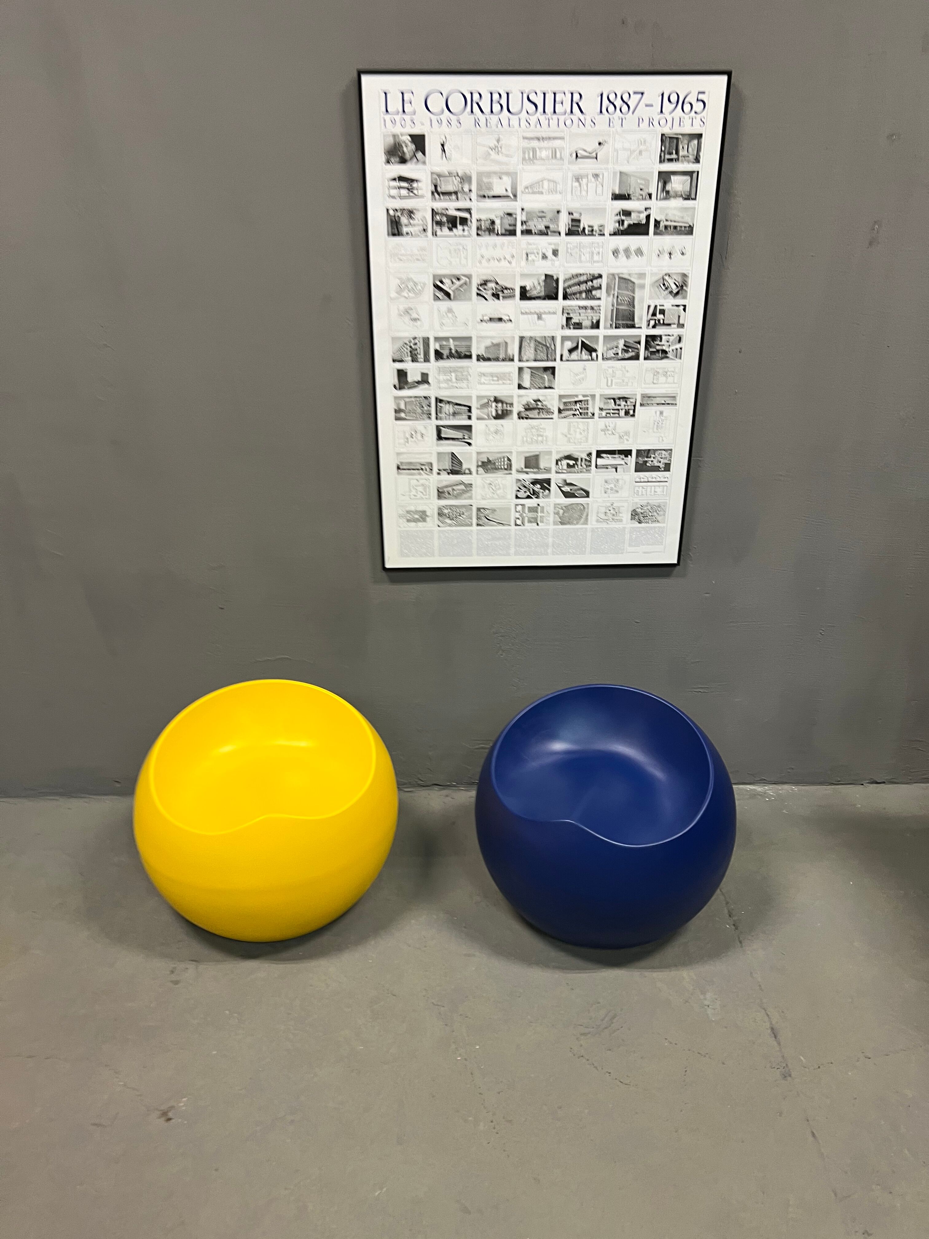 Ball chairs Yellow & blue