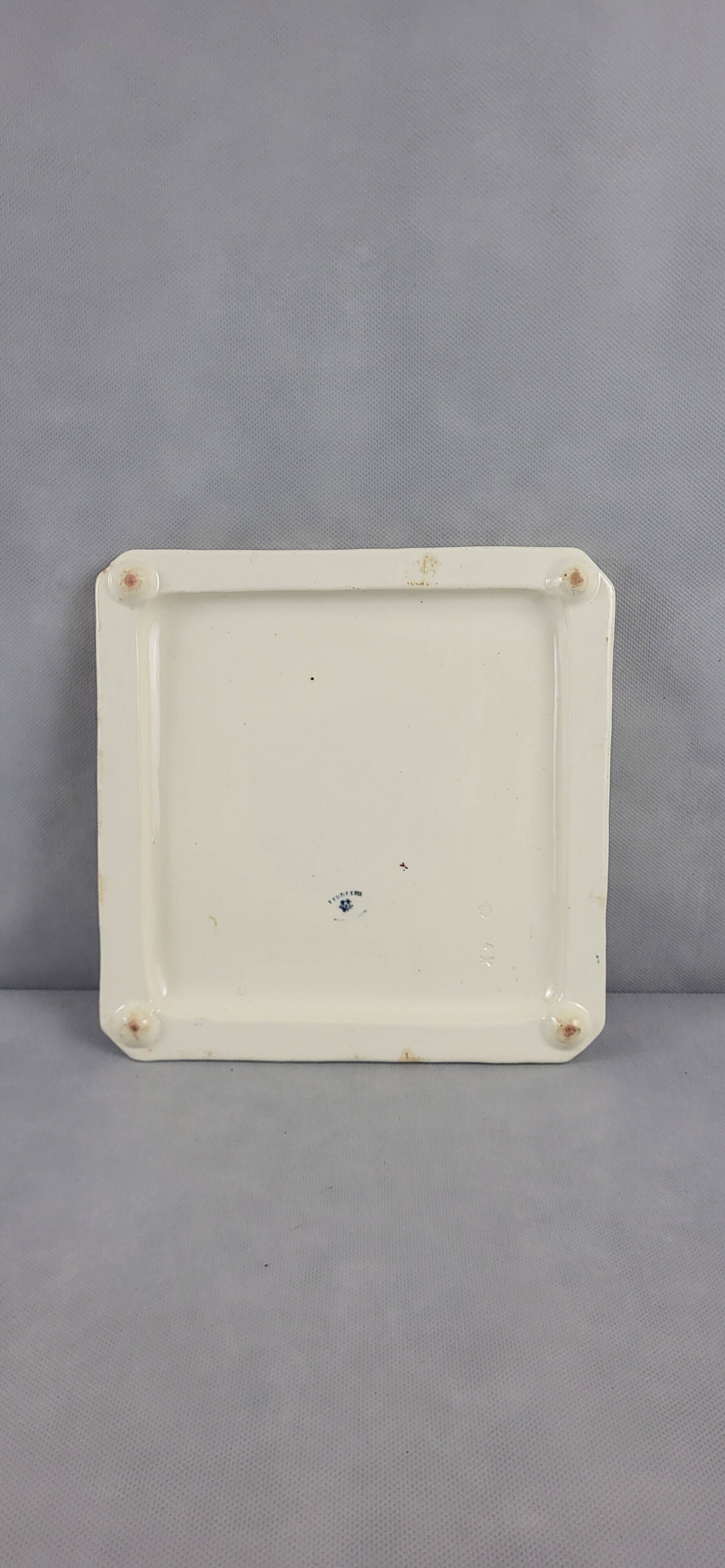 Creil and Montereau earthenware trivet