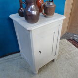 Buffet 19th to one door