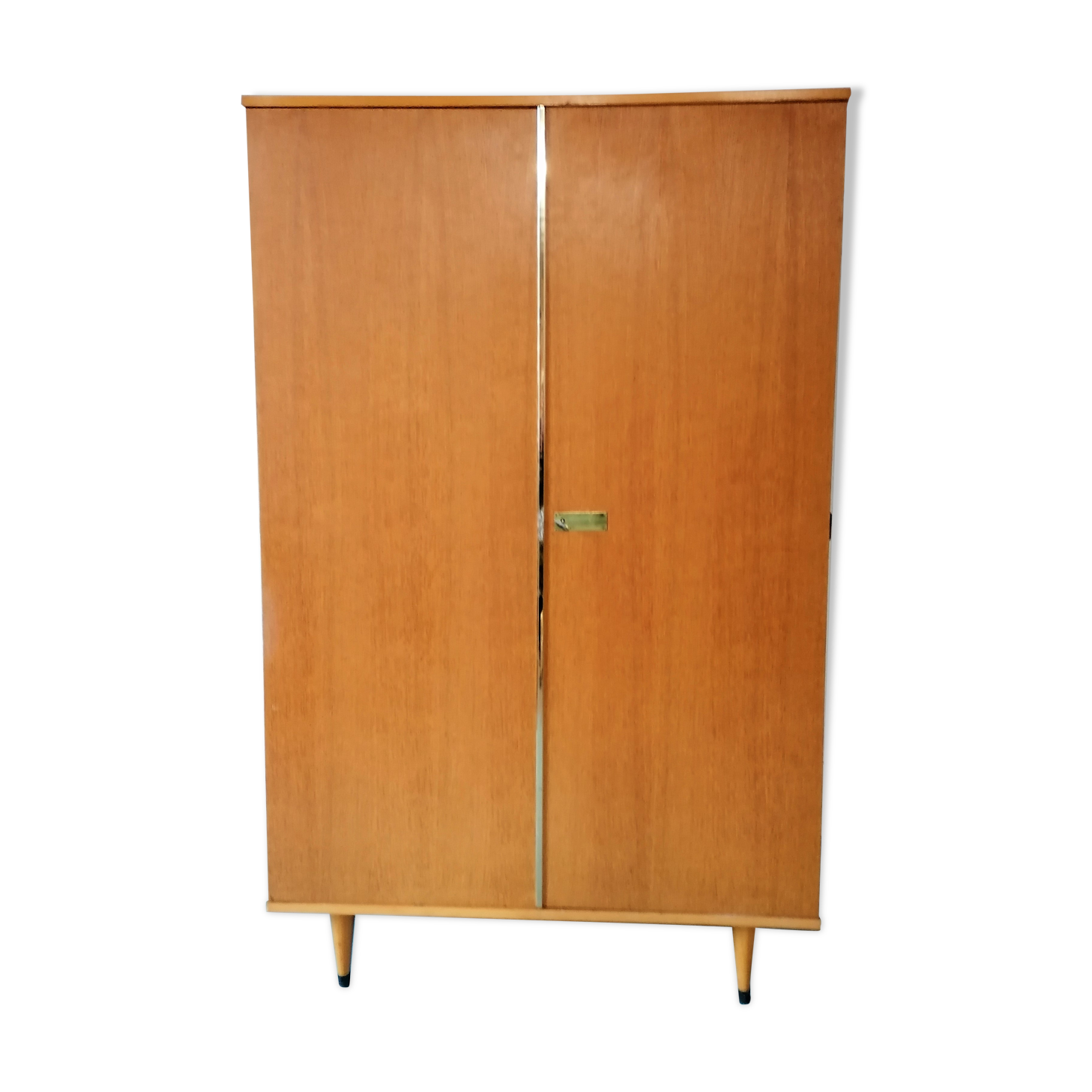 Armoire vintage