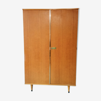 Armoire vintage