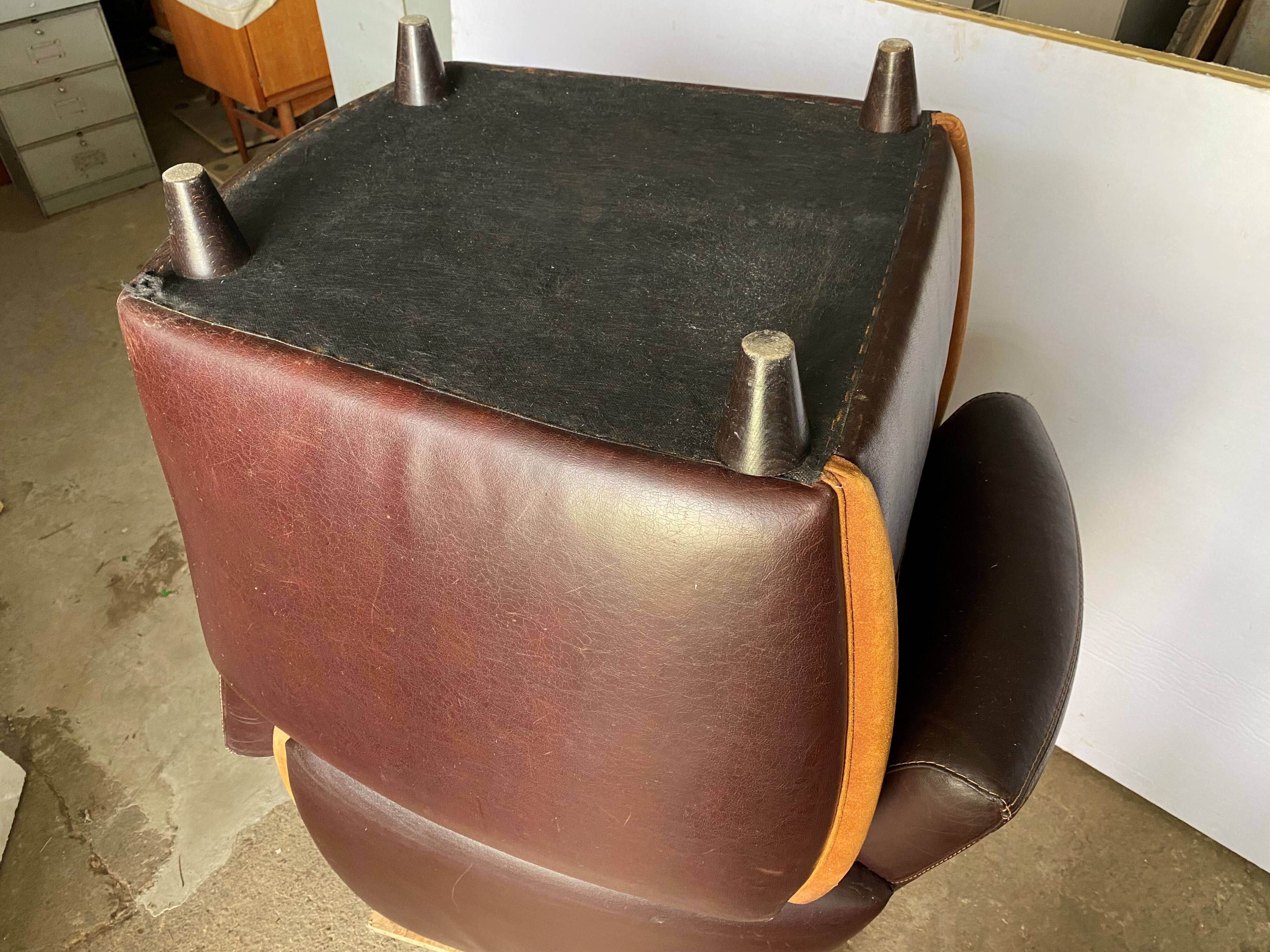 Pair of vintage brown leather club armchairs from the 70s