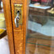 Petite vitrine ancienne