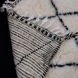 Traditional handwoven Berber rug size 1.5/3 m