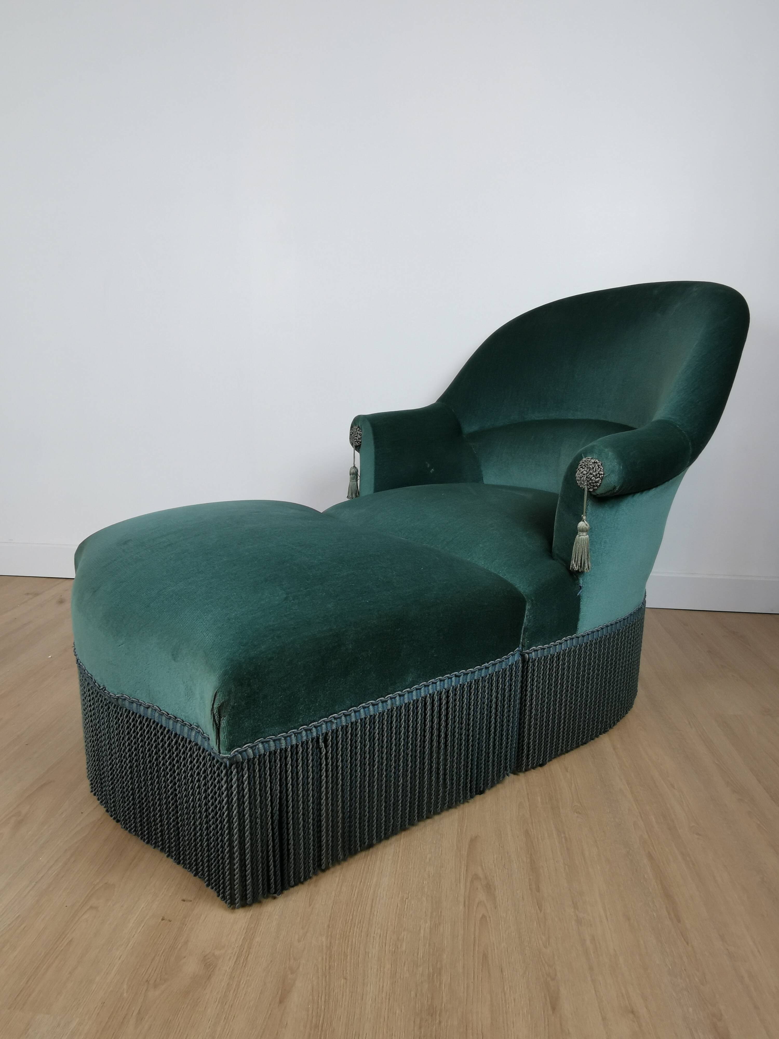 Toad armchair with footrest