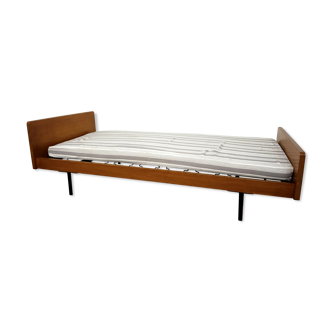 Vintage daybed bench bed