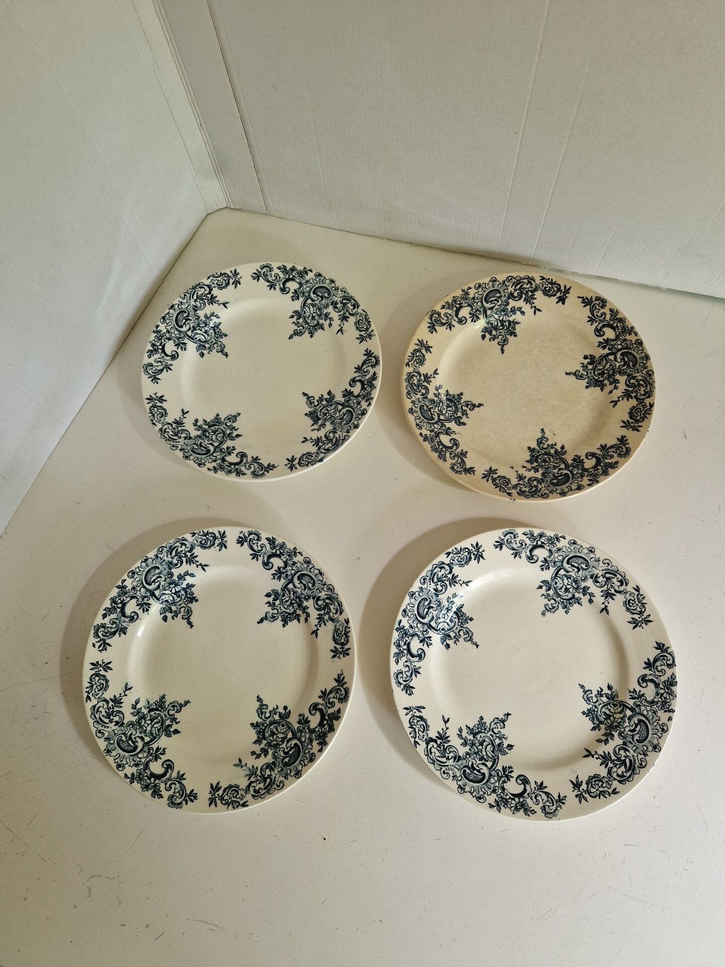 Set of 4 Louis XV Dessert Plates HB & Cie