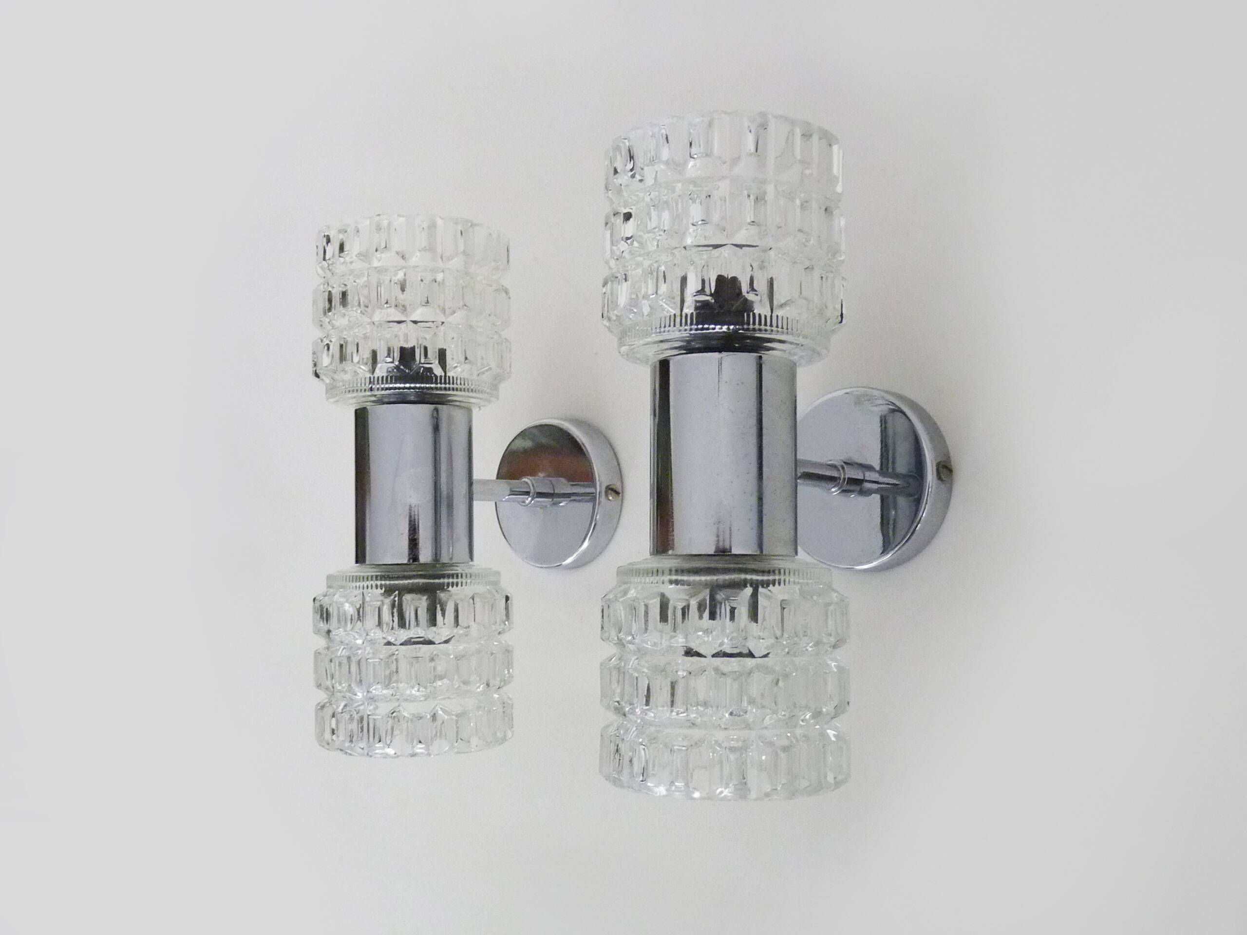 Pair of double wall sconces Space Age. Chrome metal 70.