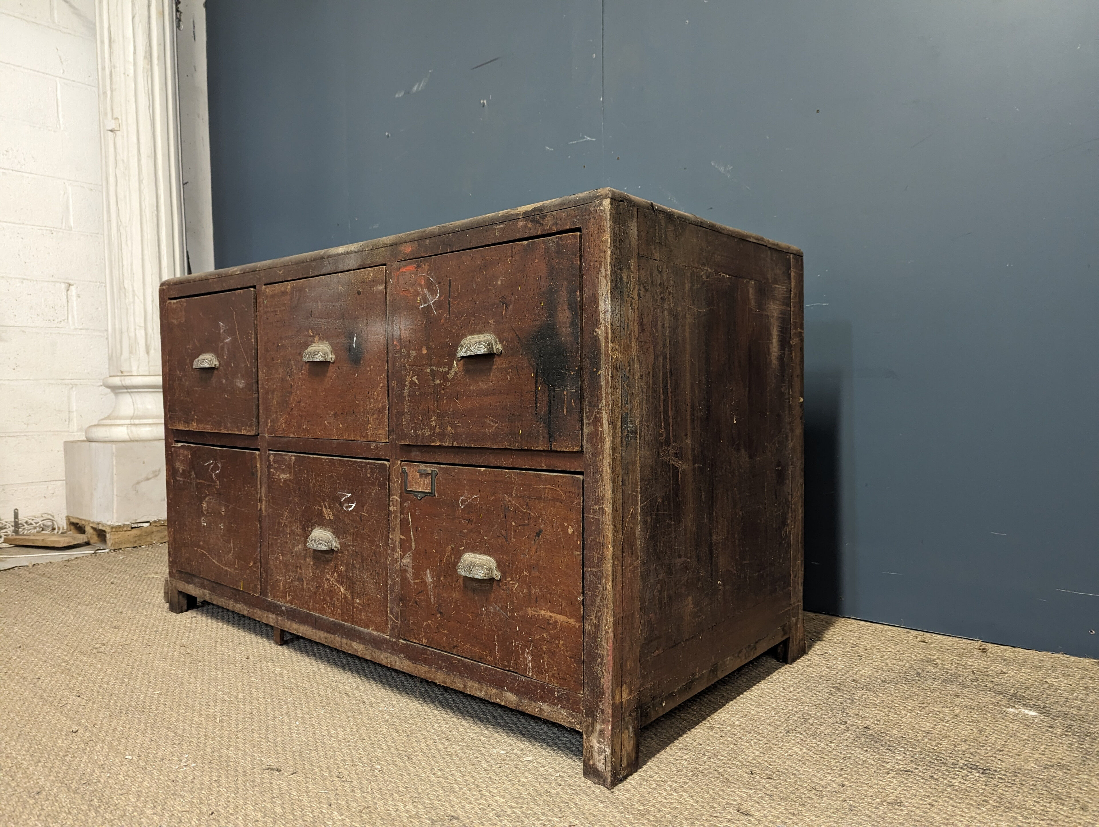 Trade or workshop furniture