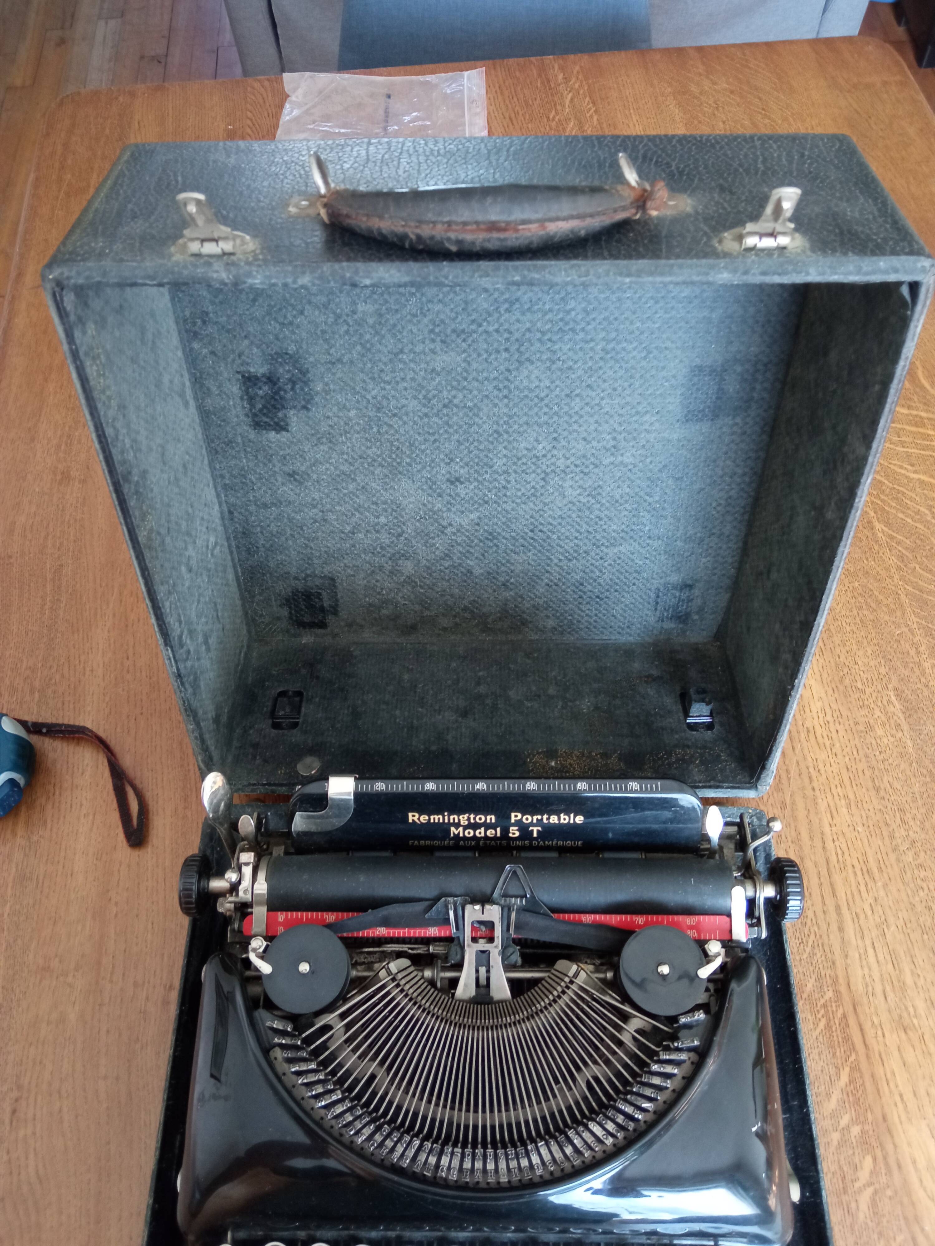 Old Remington portable typewriter No. 5 T