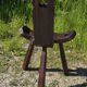 Chaise tripode brutaliste
