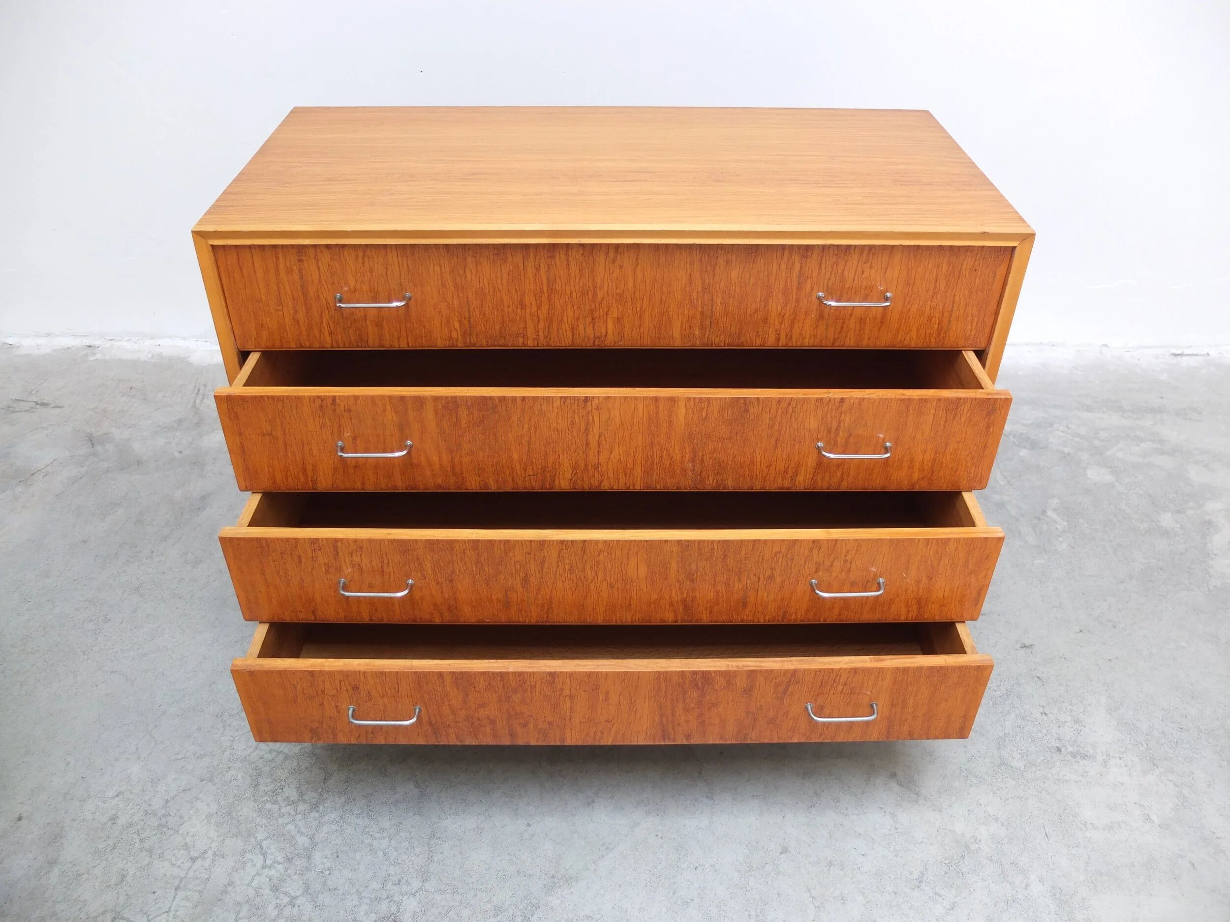 Commode des années 50 dans le style de Jos De Mey.