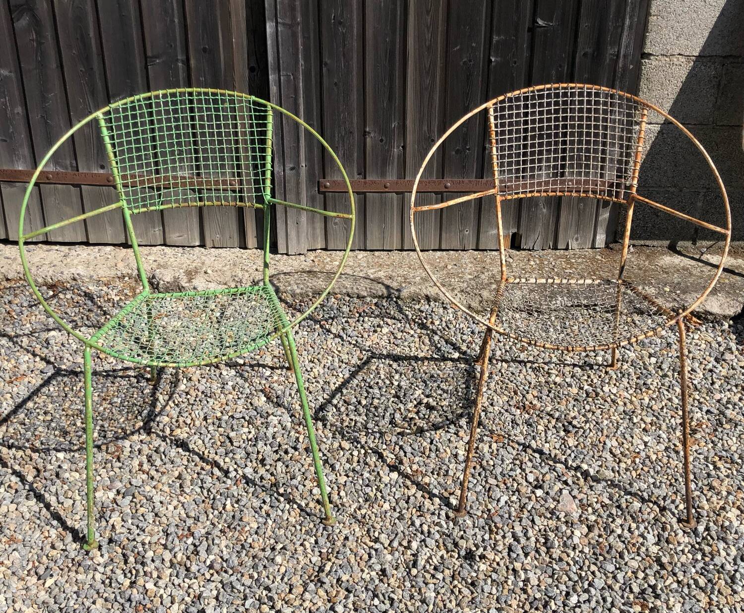 Deux mid century paire de chaises longues de jardin en fer forgé