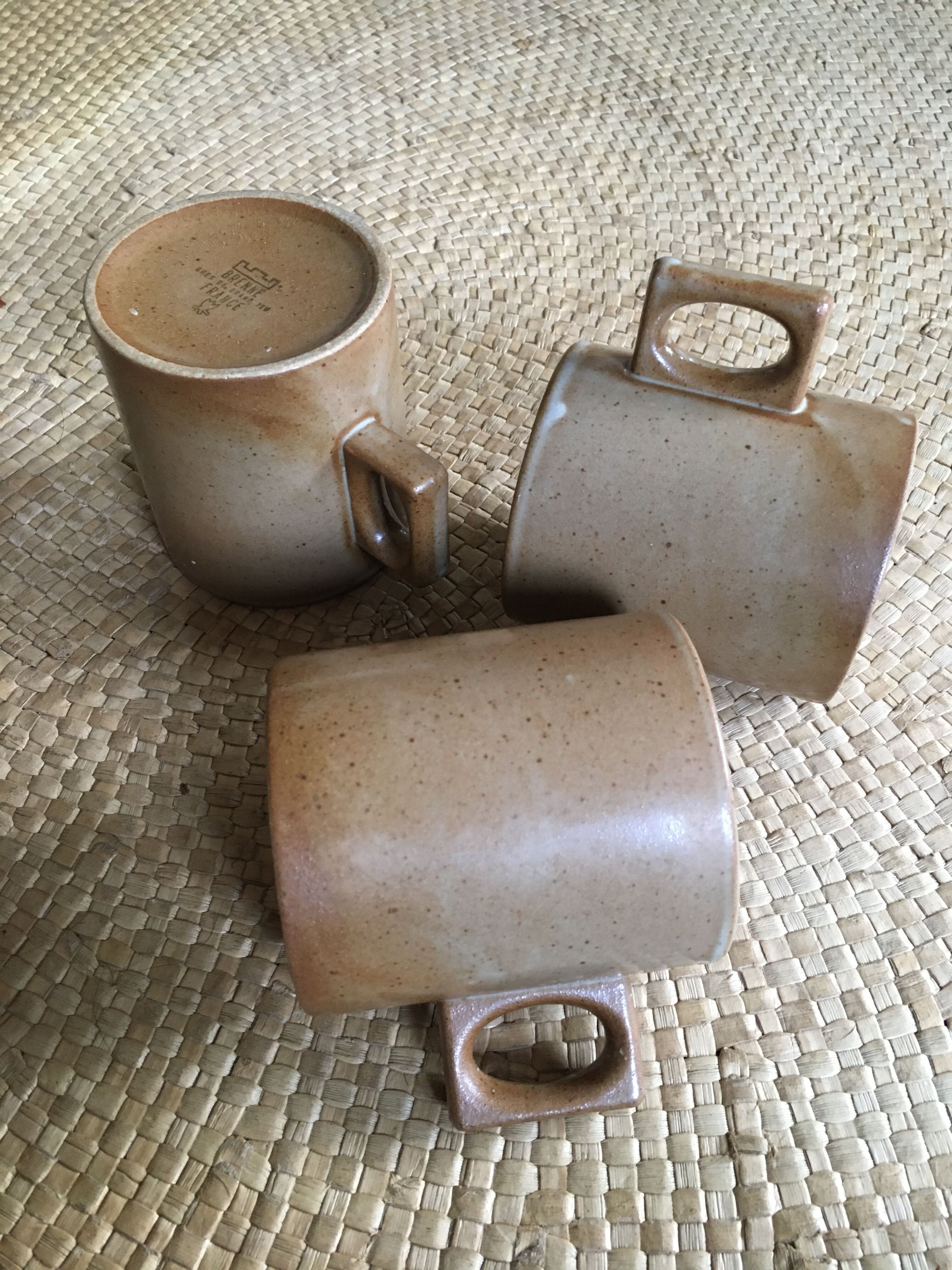 Set of 3 sandstone mugs