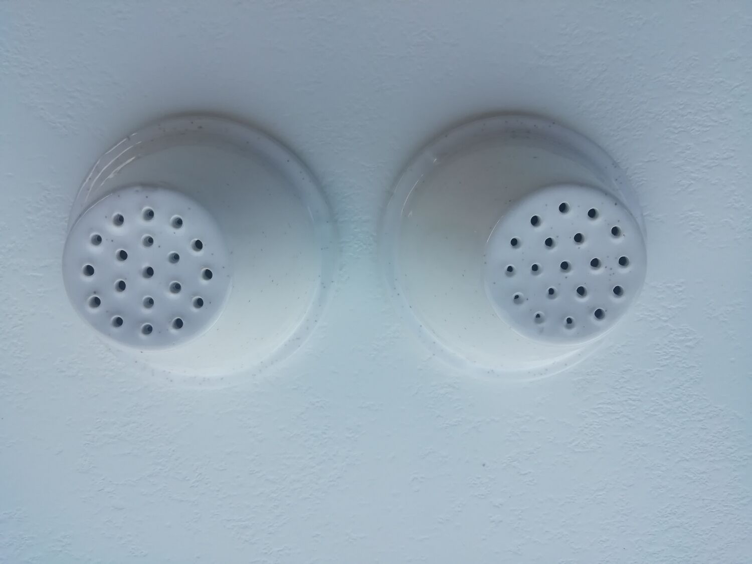 Pair of tea filters for mugs
