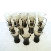 Série de 12 verres en verre soufflé