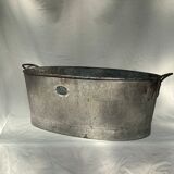 Old oval galvanized zinc basin dimension: height -23.5 cm - width -70cm - depth -39