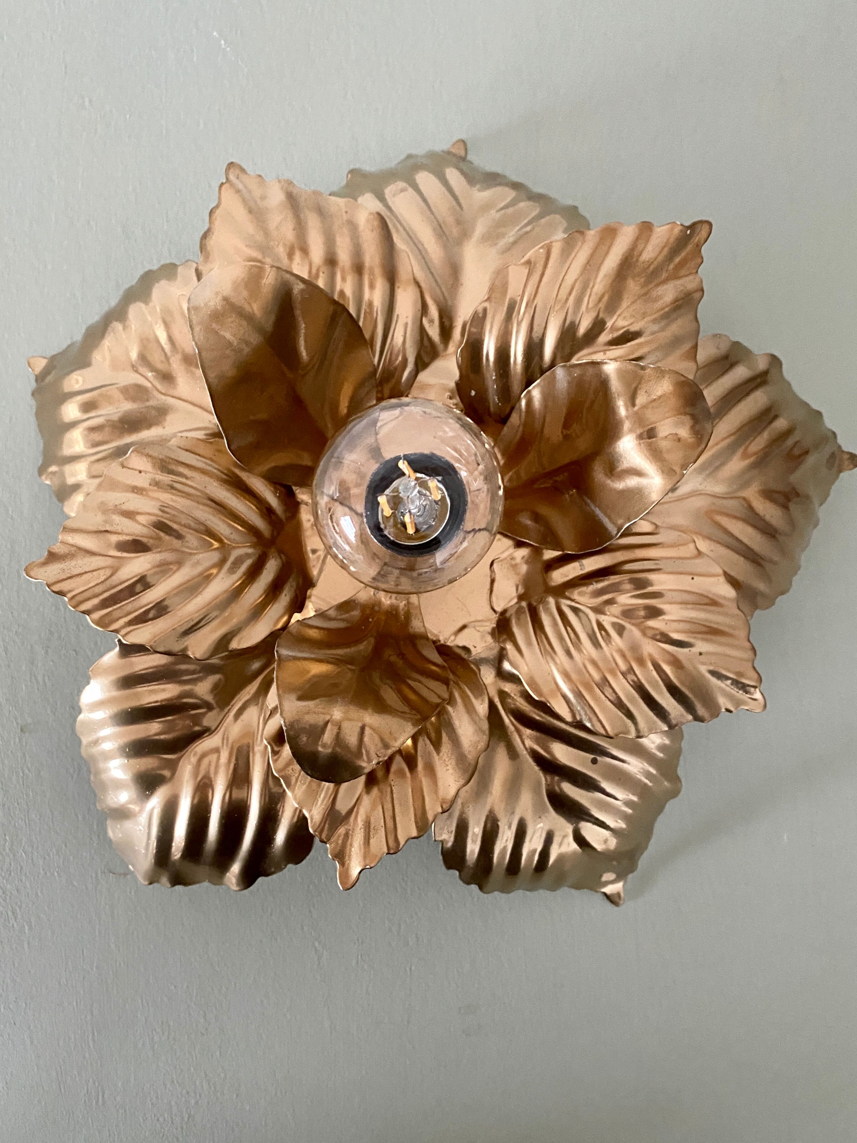 Vintage wall lamp golden leaves