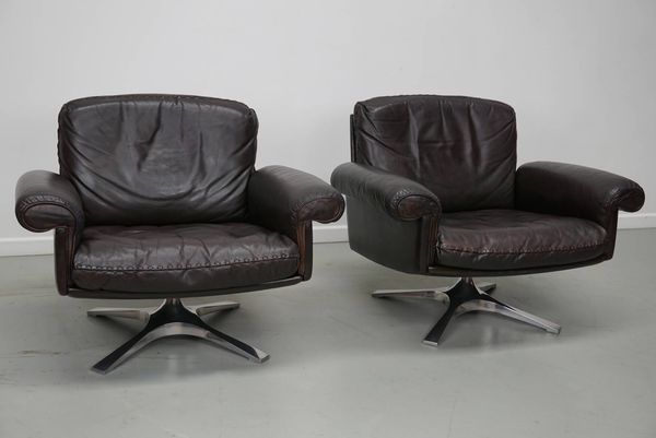 Paire de fauteuils pivotants vintage De Sede DS-31 en cuir marron