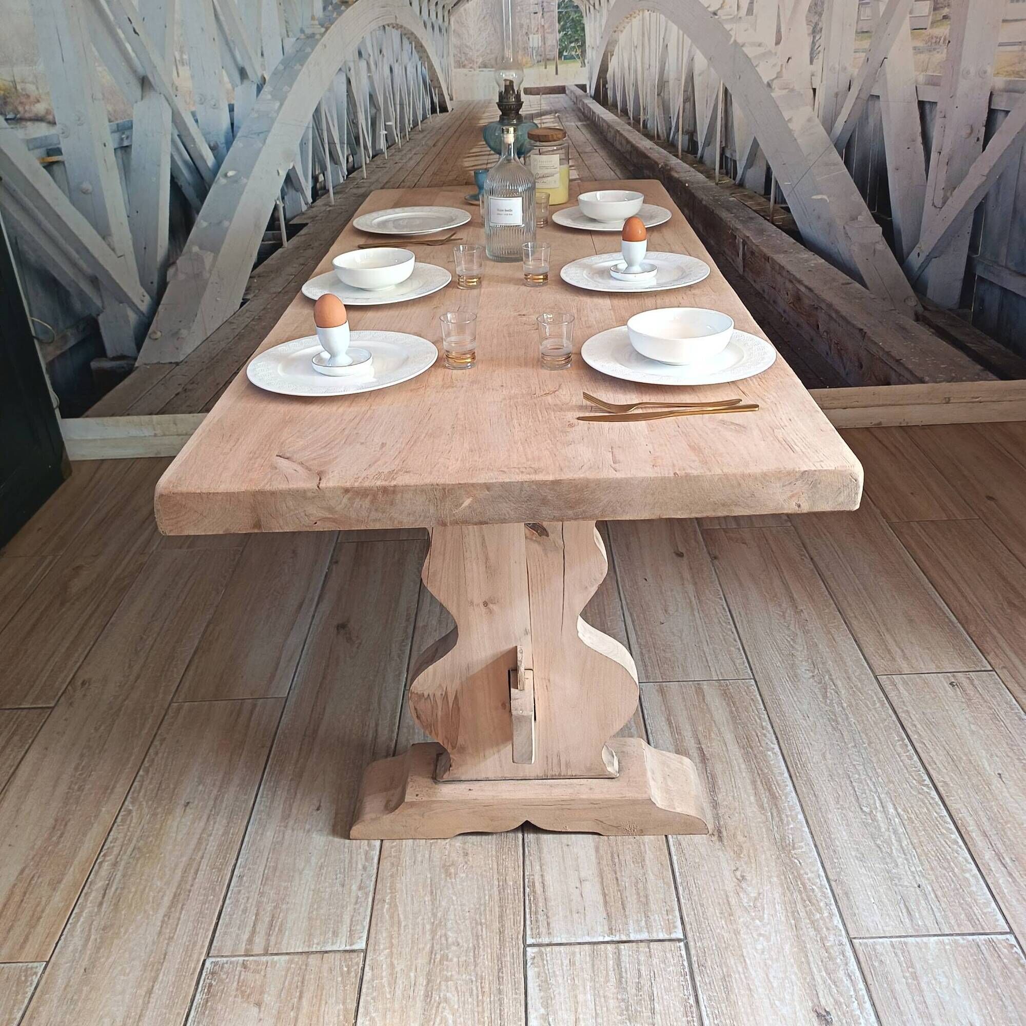 Farm table