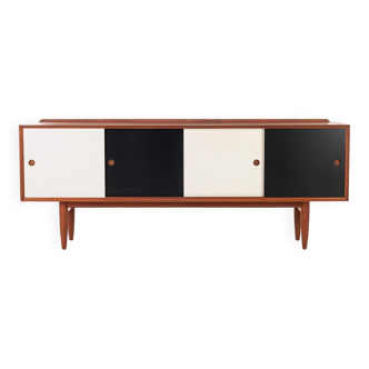 Reversible sideboard