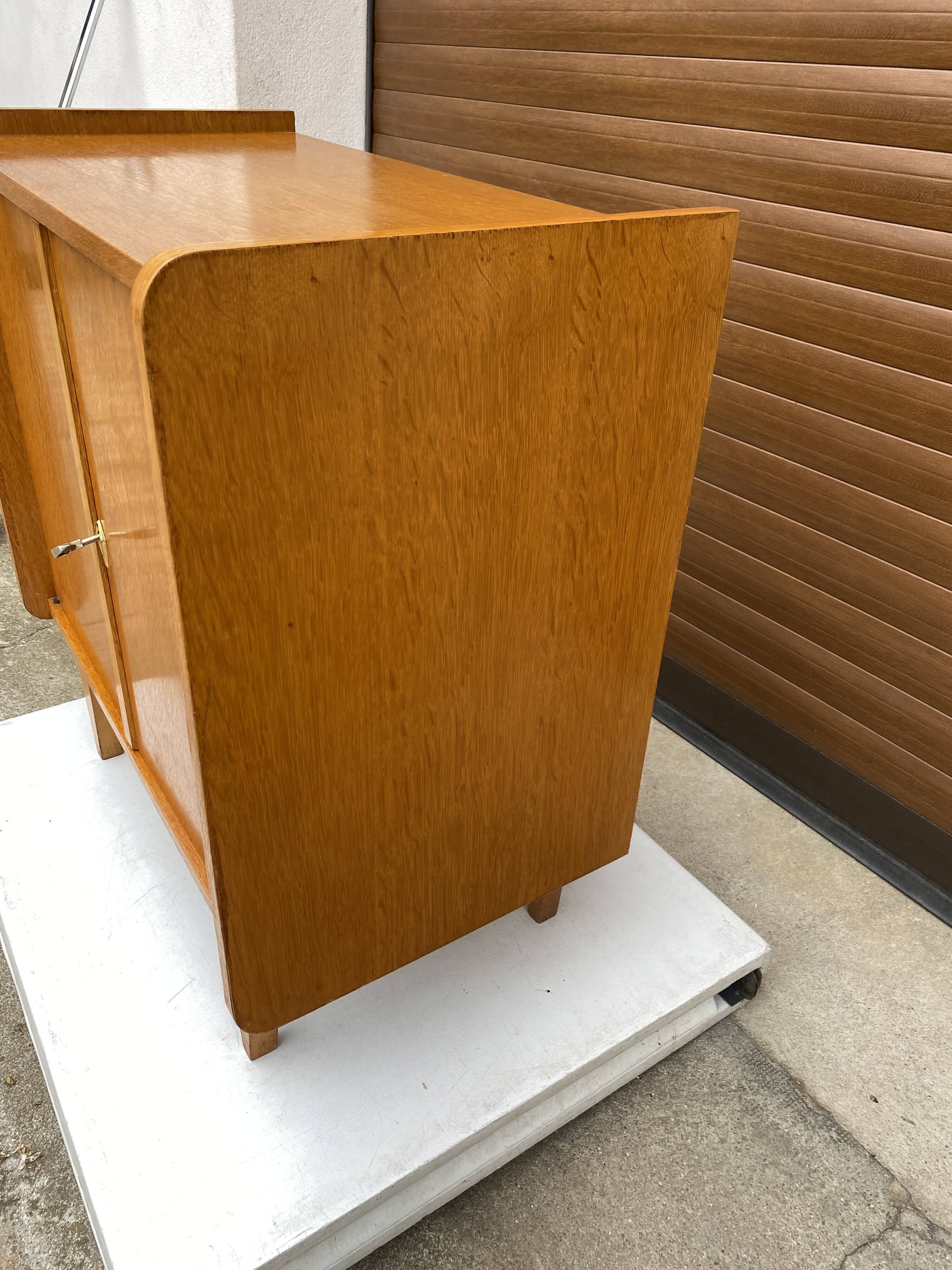 Vintage 2-door sideboard