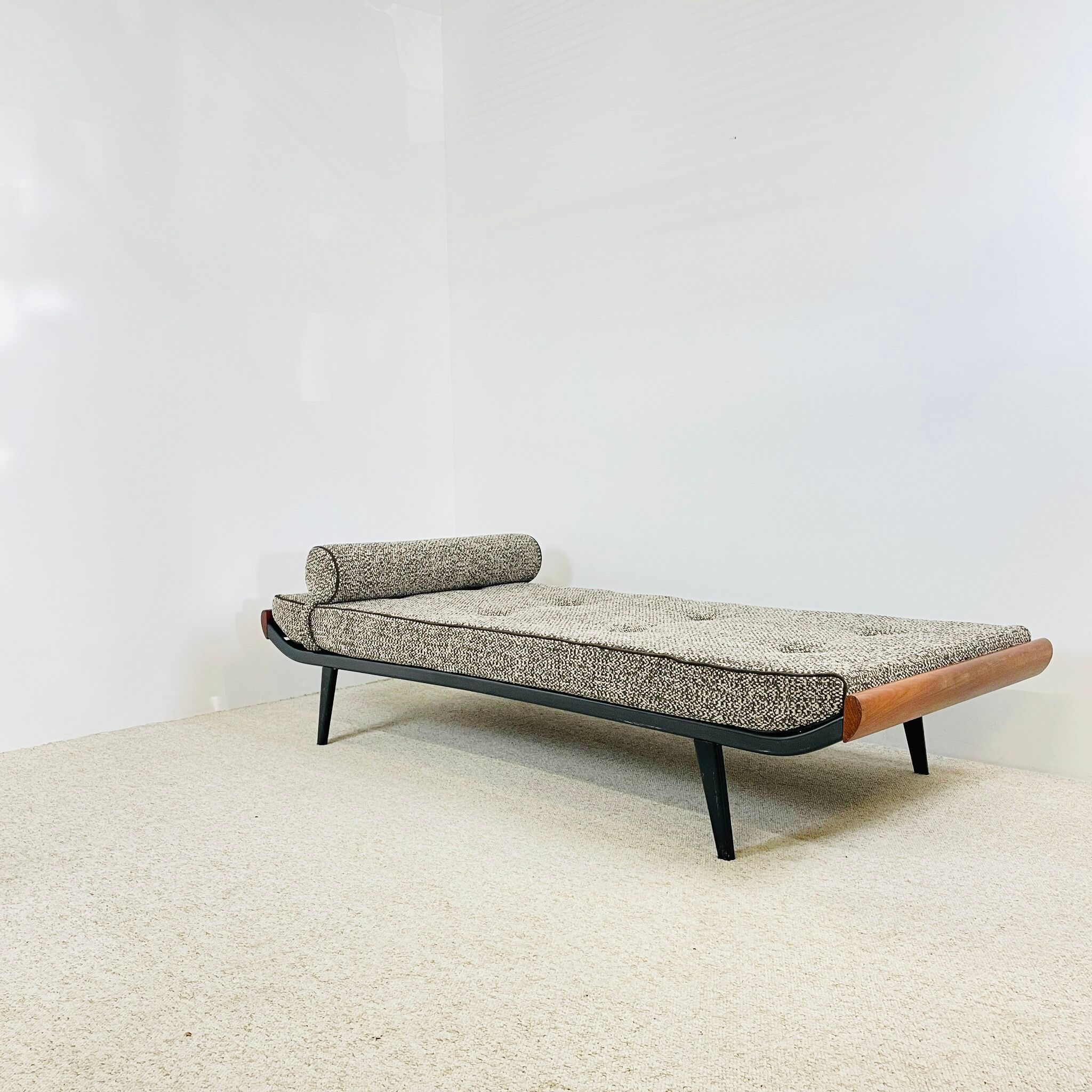 Day Bed or daybed "Cleopatra" by Dick Cordemeijer, Auping edition.