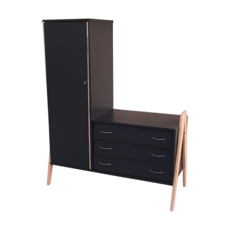 Armoire asymétrique