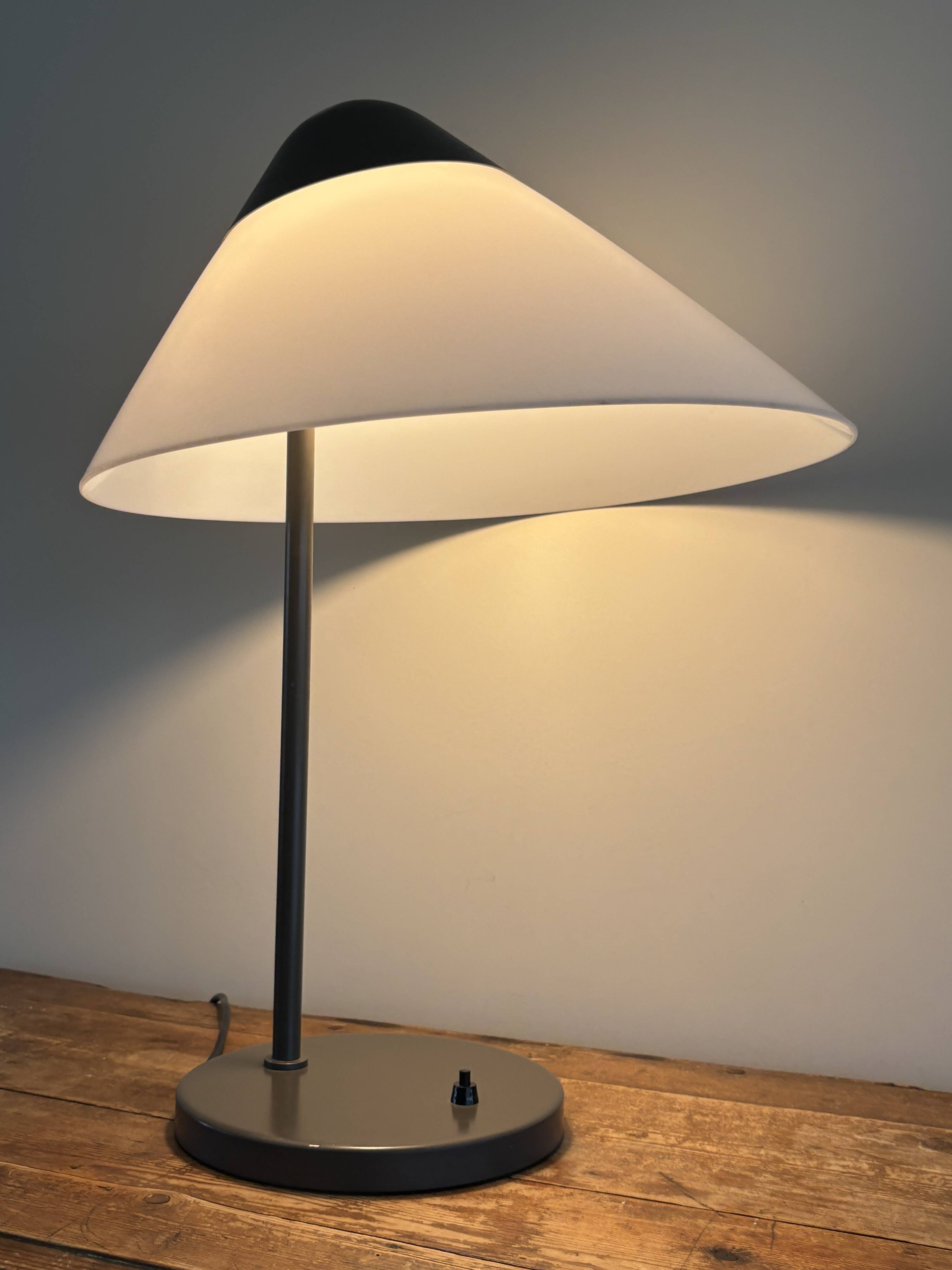 Vintage Opala table lamp Hans J. Wegner Louis Poulsen Design