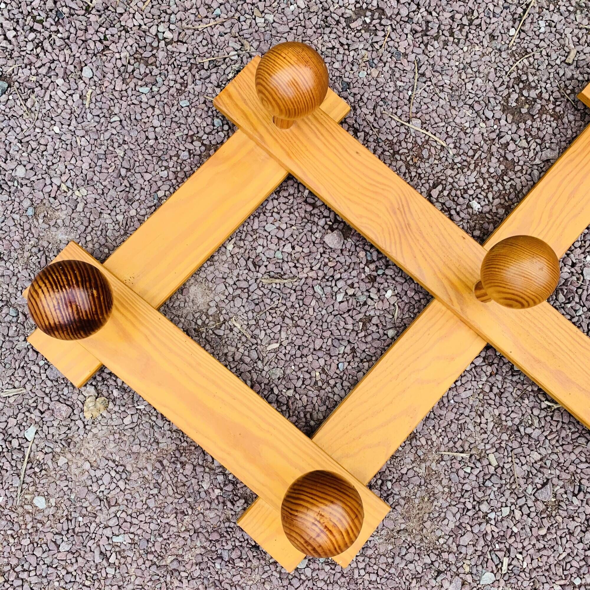 Extendable vintage coat rack in pine