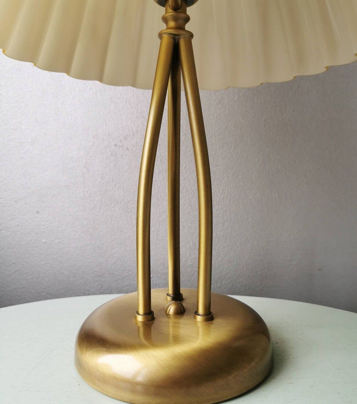 Brass table lamp with 90s pleated glass hood