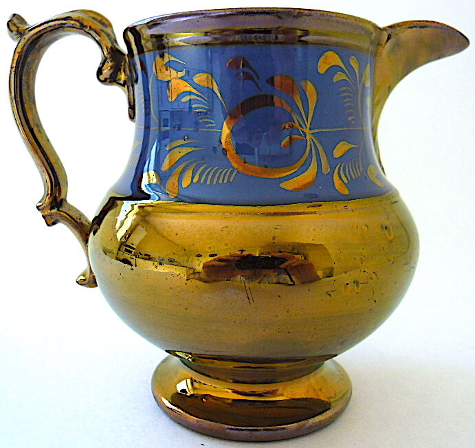 Paire de pichets en faïence lustrée du Staffordshire dite faïence de "Jersey"