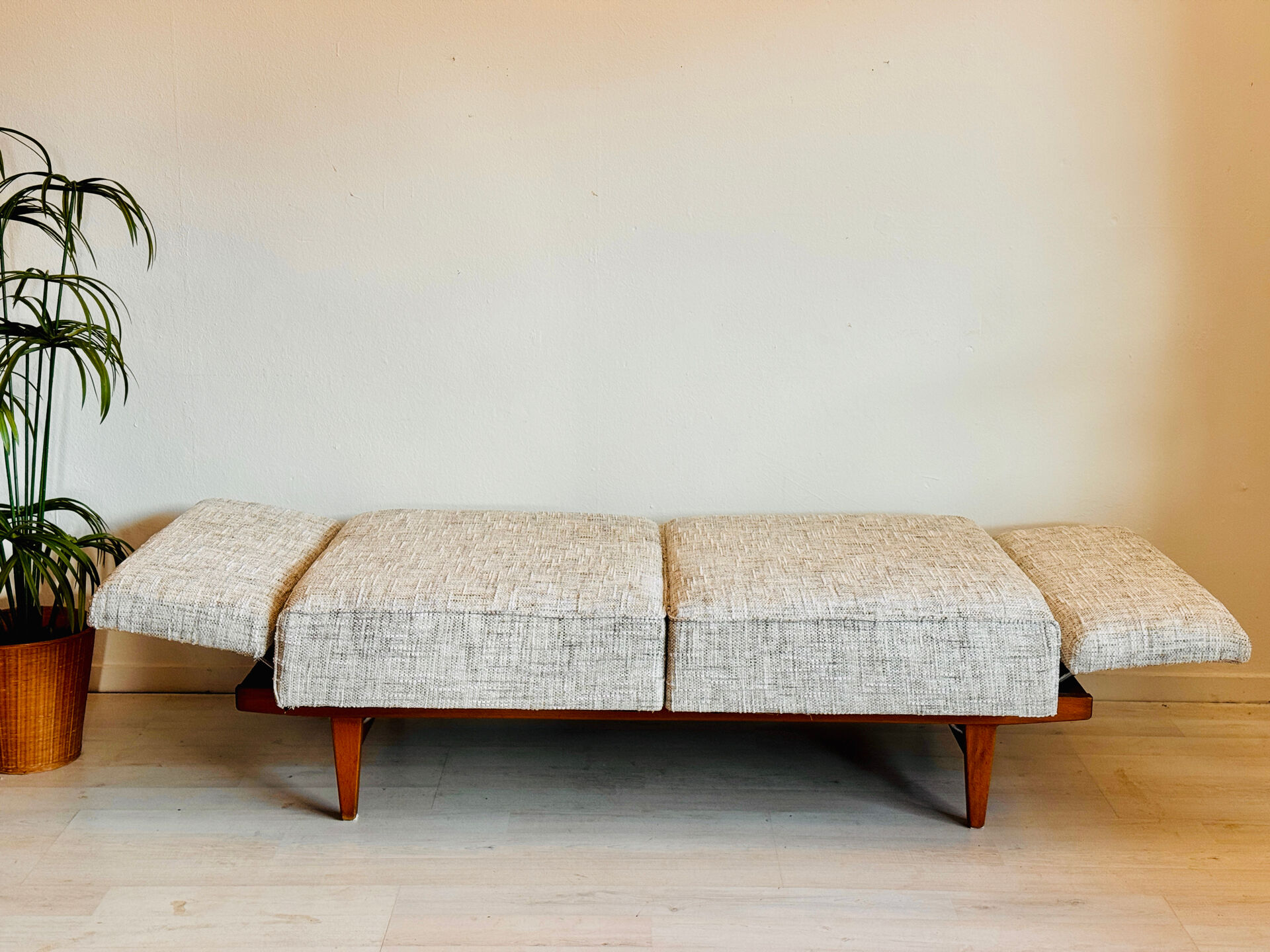 Vintage sofa daybed ‘Stella’ Wilhem Knoll