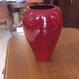 Vase en porcelaine rouge