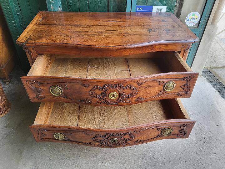 18th century provencal chest of drawers with openwork cross-borders in nyer
