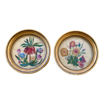 2 médaillons broderies de fleurs