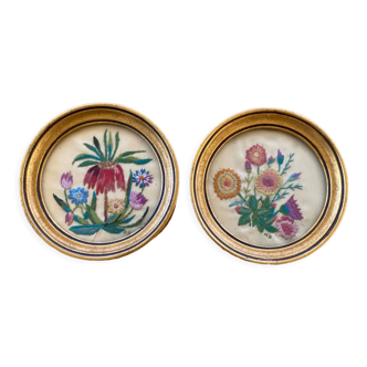 2 medallions embroidery of flowers