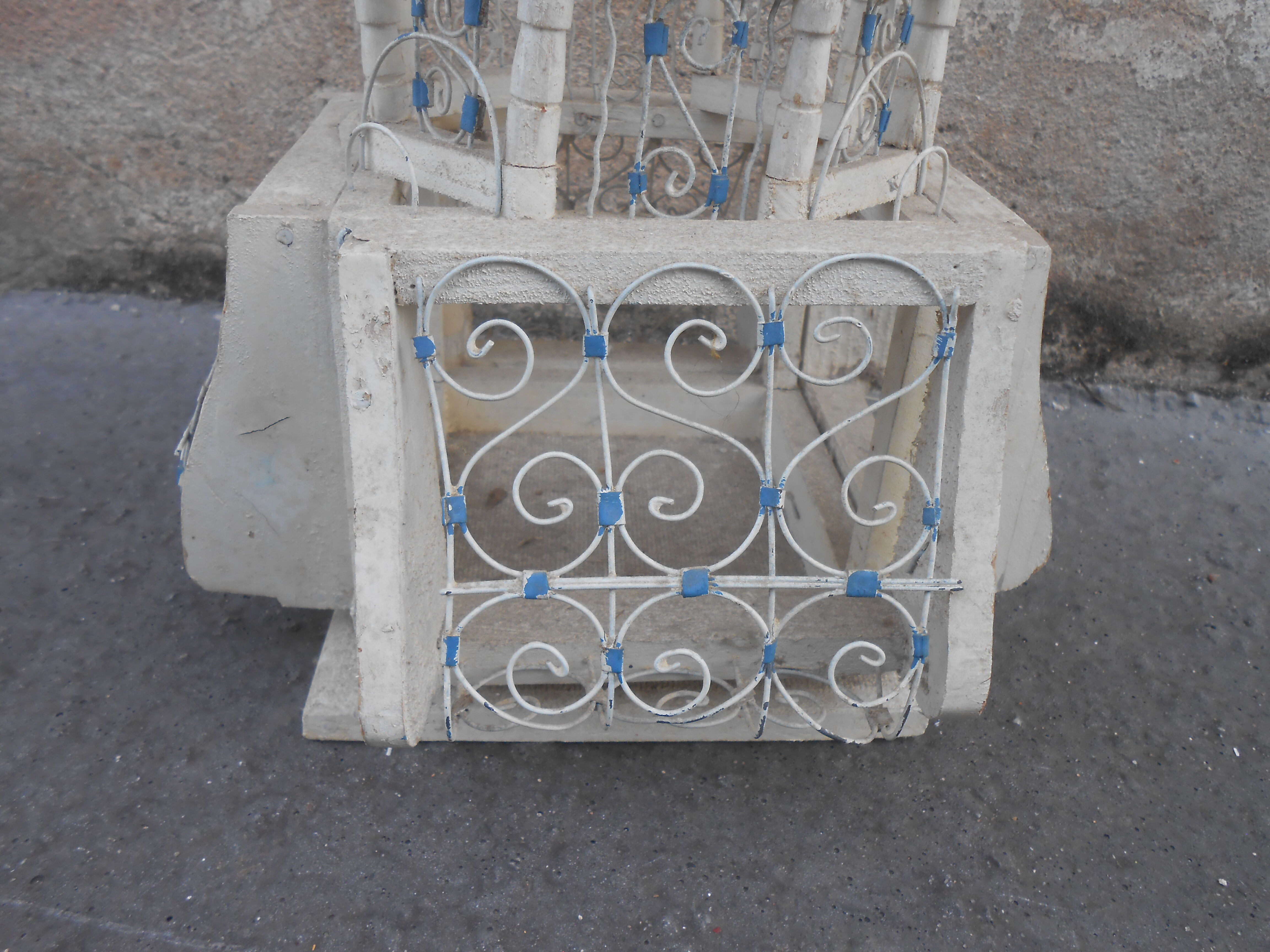 Tunisian birdcage